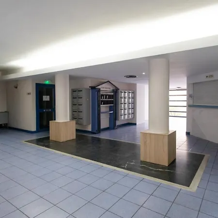 C1 Clemenceau Pool Balcony Bath Ac 2mins Walk To Lägenhet
