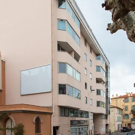 C1 Clemenceau Pool Balcony Bath Ac 2mins Walk To Lägenhet