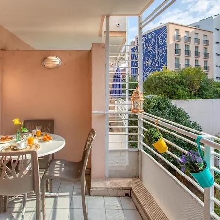 C1 Clemenceau Pool Balcony Bath Ac 2mins Walk To Lägenhet