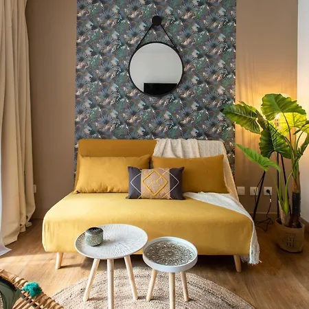 Apartamento C1 Clemenceau Pool Balcony Bath Ac 2mins Walk To