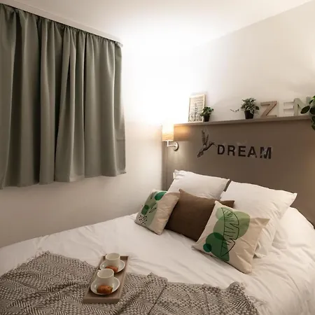 C1 Clemenceau Pool Balcony Bath Ac 2mins Walk To