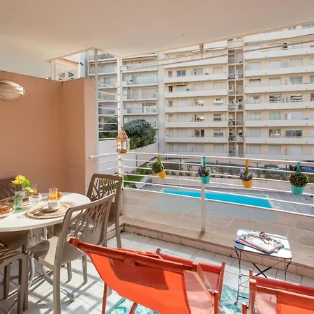 C1 Clemenceau Pool Balcony Bath Ac 2mins Walk To