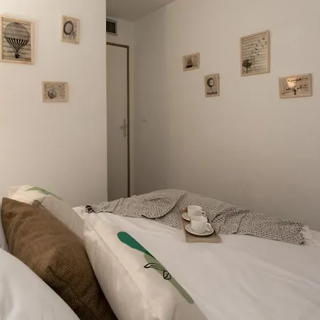 C1 Clemenceau Pool Balcony Bath Ac 2mins Walk To Cannes