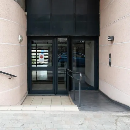 C1 Clemenceau Pool Balcony Bath Ac 2mins Walk To Apartamento