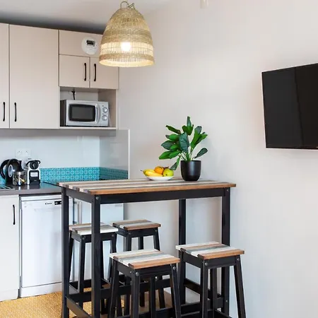 C1 Clemenceau Pool Balcony Bath Ac 2mins Walk To Appartement