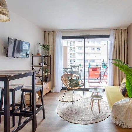 C1 Clemenceau Pool Balcony Bath Ac 2mins Walk To Cannes